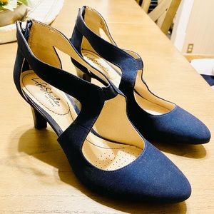 Navy blue heels